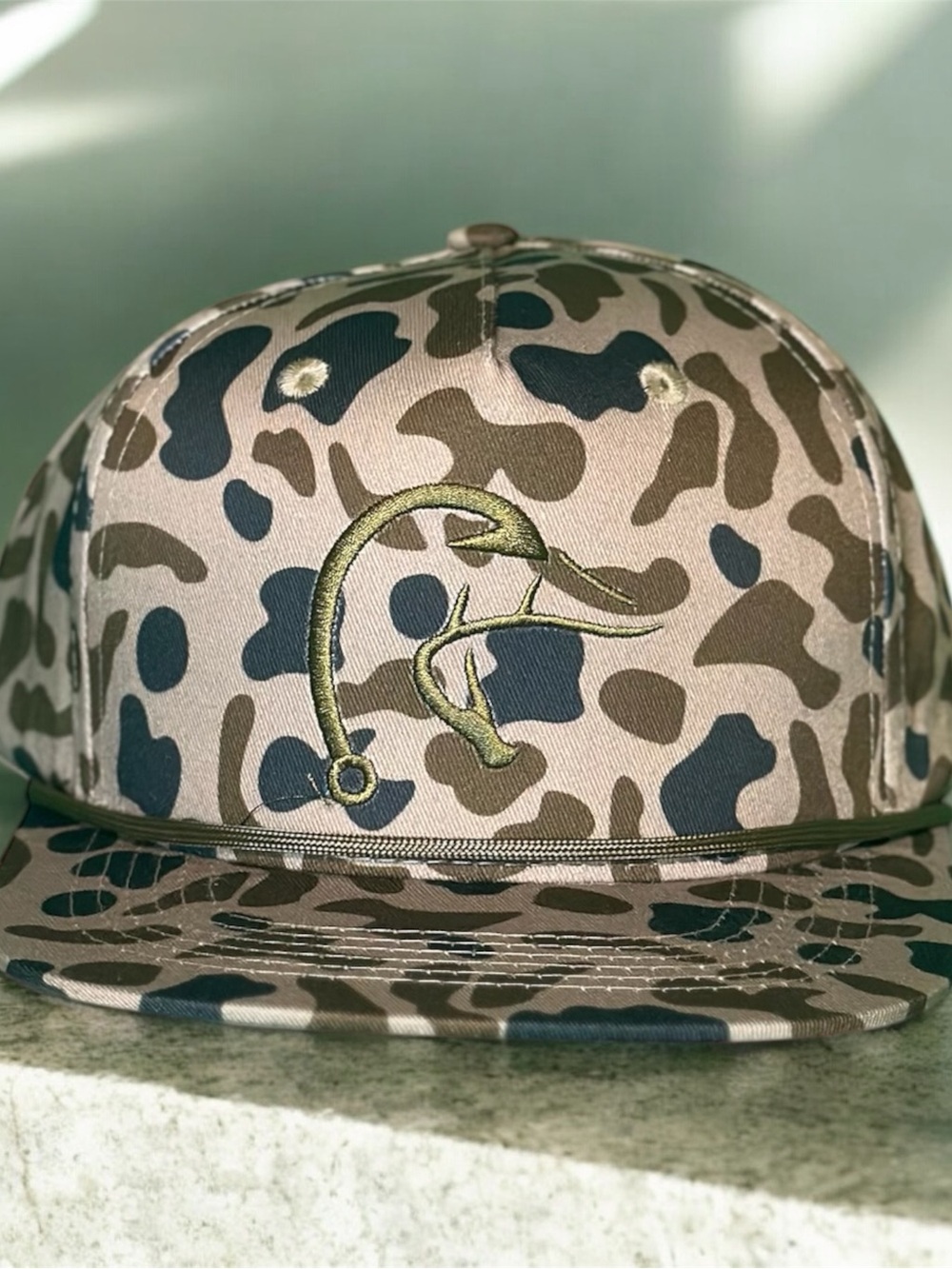 Retro Gentleman Camo Fishing Hook Snapback Hat - Khaki & Olive
